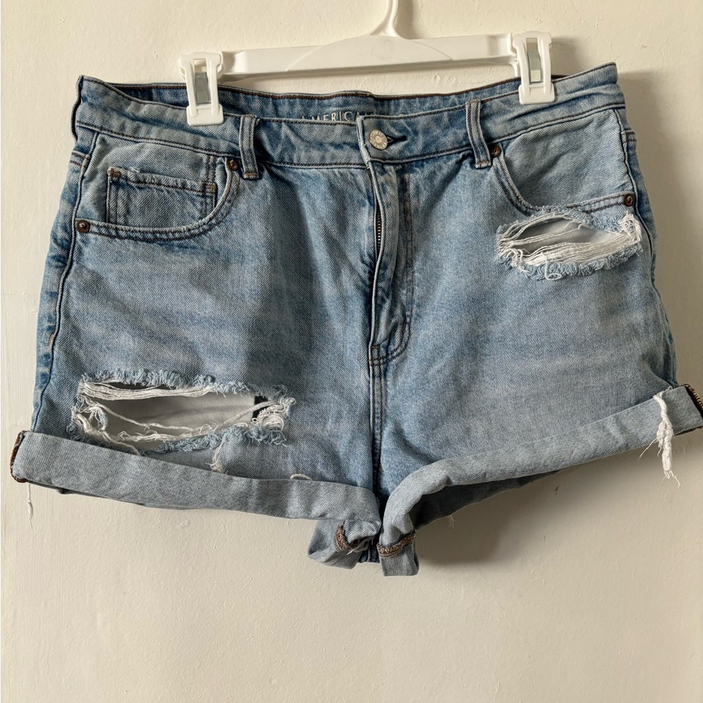 AE “Mom Short” Strigid Demin Short - SIZE 14
